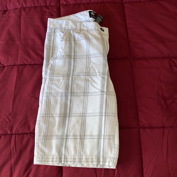 Micros white and grey plaid shorts - Picture 4 of 4